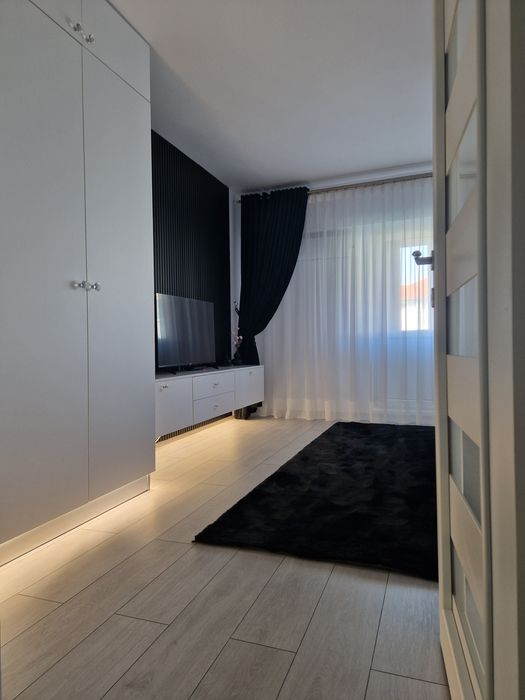 Închiriez garsoniera confort 1