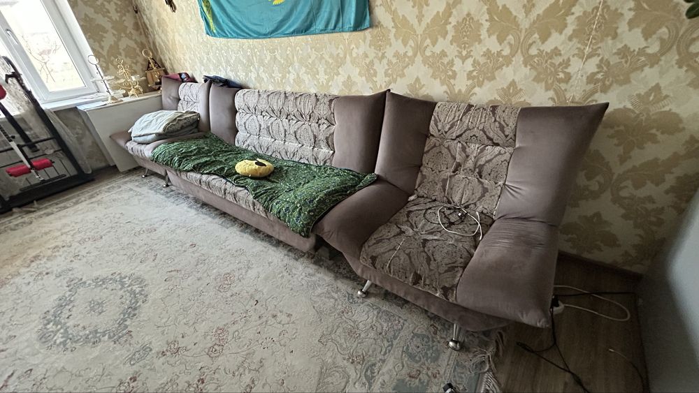 Продается диван.