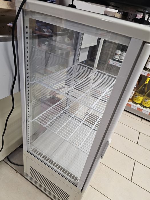 Vitrina Metro bauturi