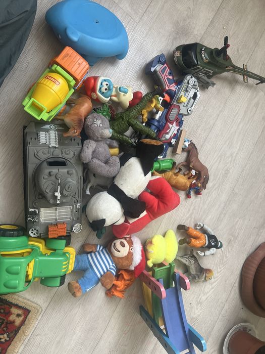 Продам большой пакет конструктров!