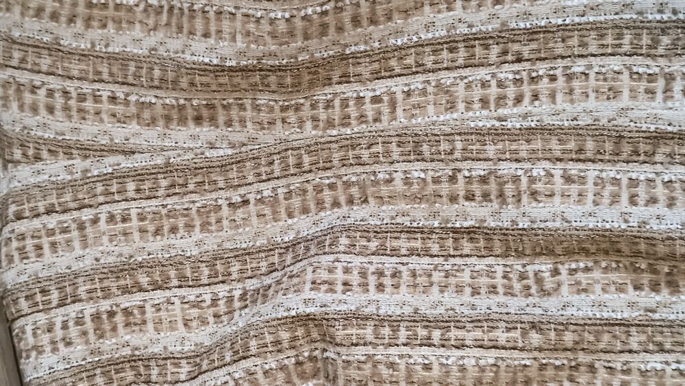 Sacou din stofa de calitate care conține și lână