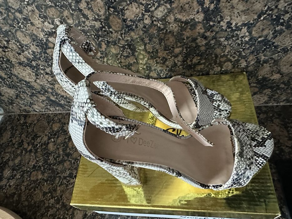 Дамски сандали DeeZee