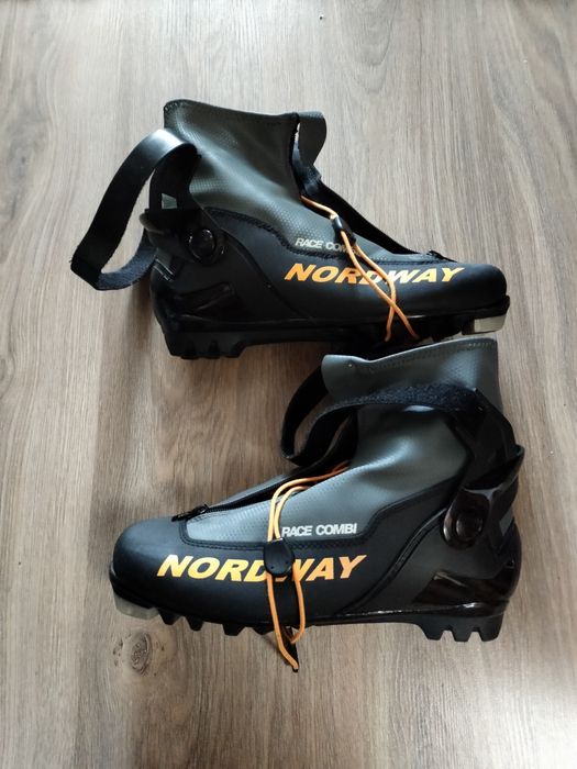 Ботинки для беговых лыж.