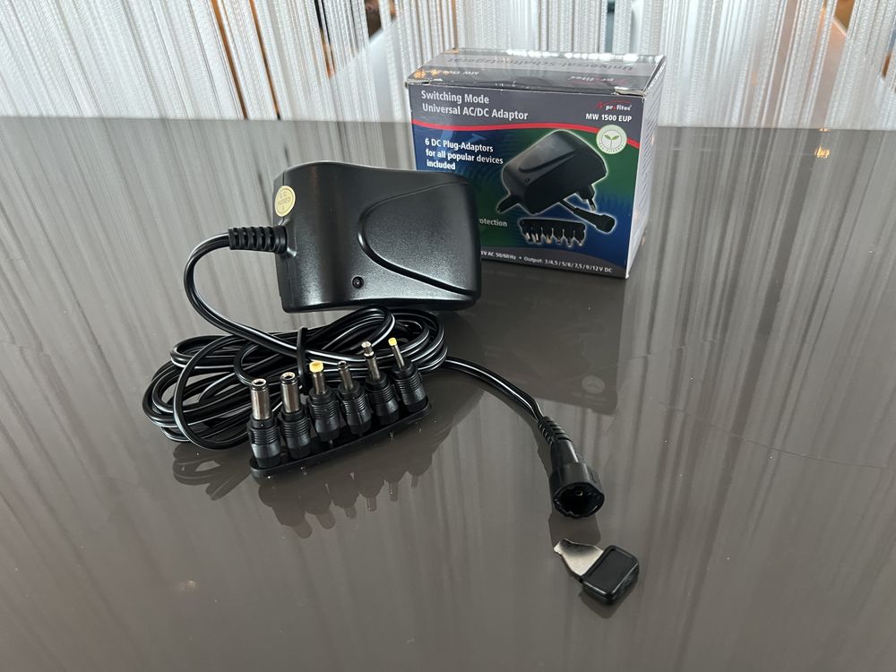 Adaptpr universal AC/DC cu 6 mufe