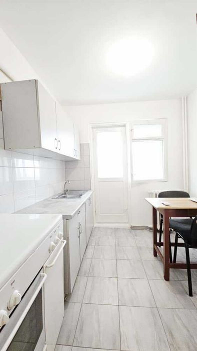 Titulescu, Victoriei, apartament 3 camere decomandat