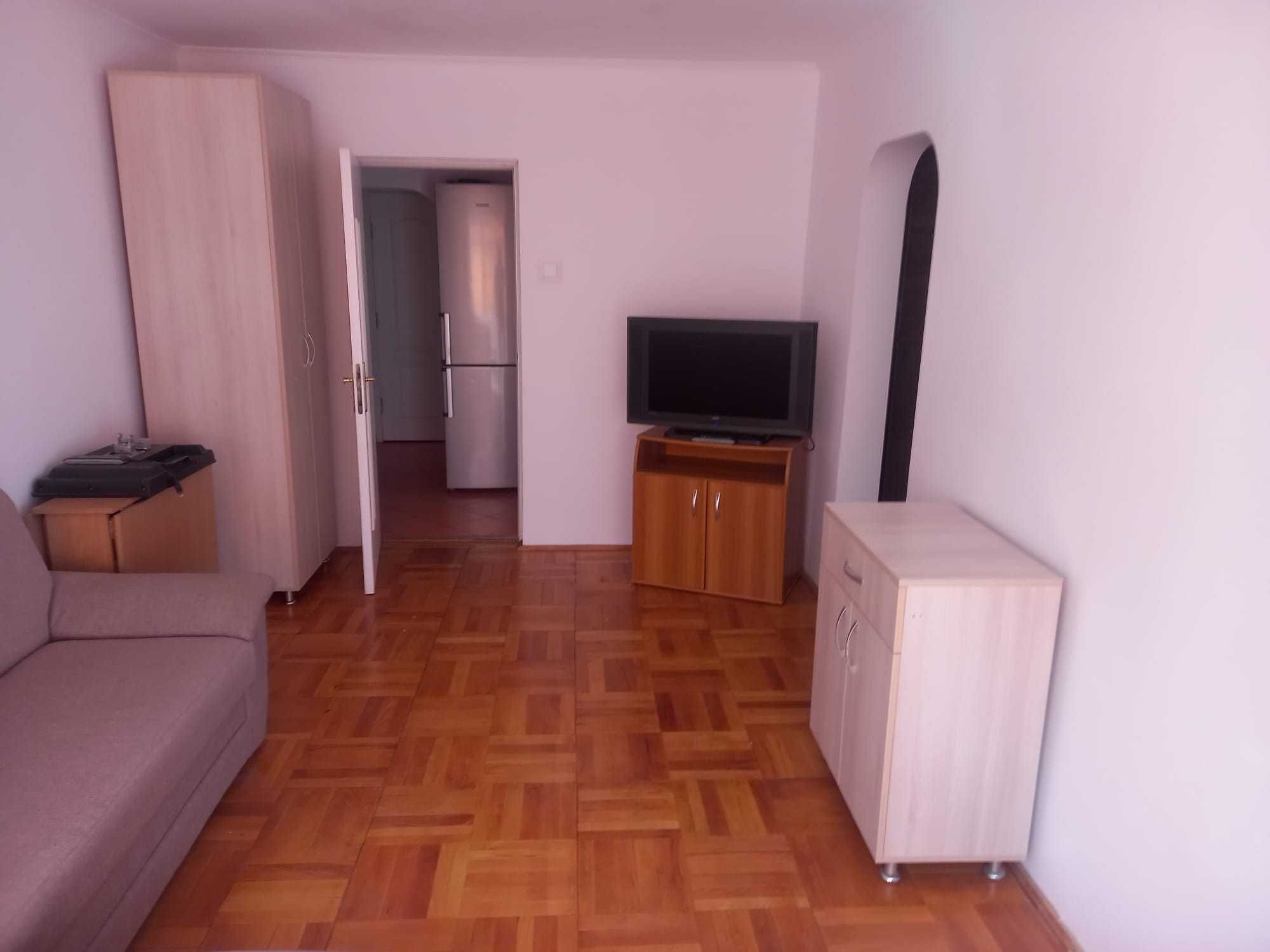 Vând apartament 3 camere