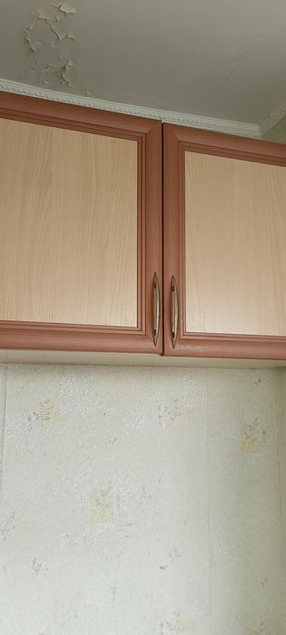 Кухонный отдам за 10000т