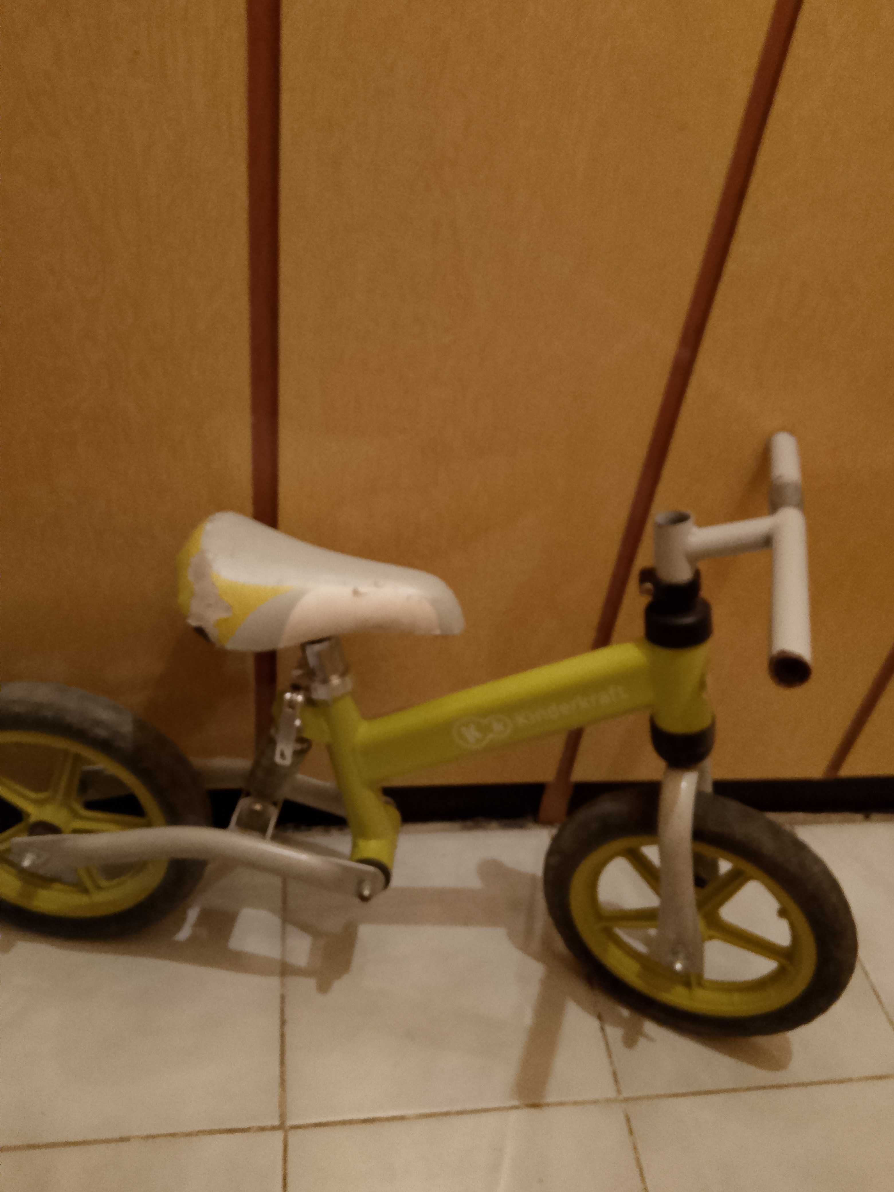 Продавам детско колело