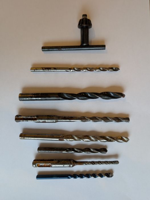 Masina de gaurit cu percutie DWT SBM600 + 7 burghie