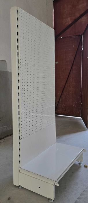 Перфорирани крайстенни стелажи