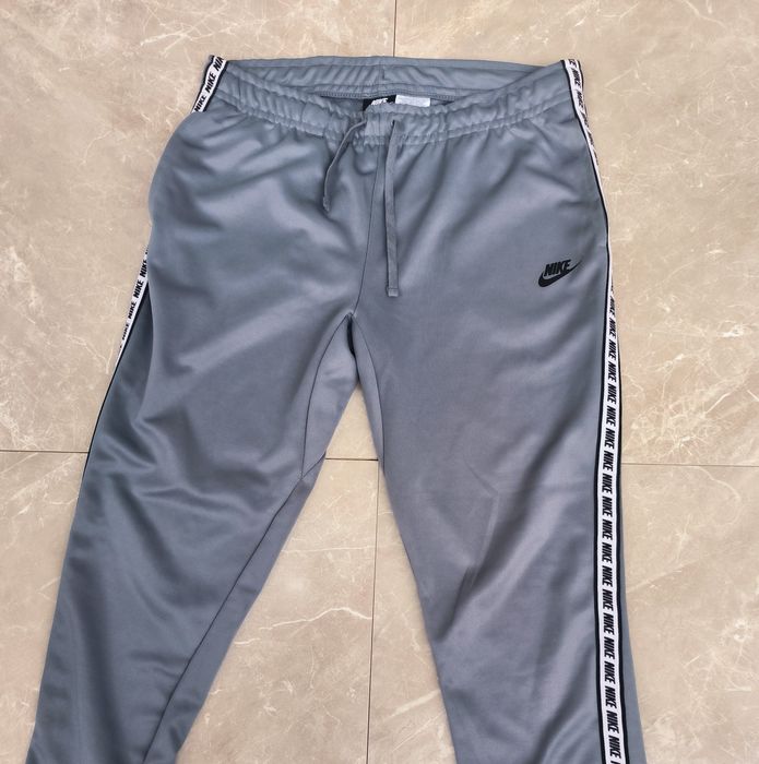 Nike долнище L размер