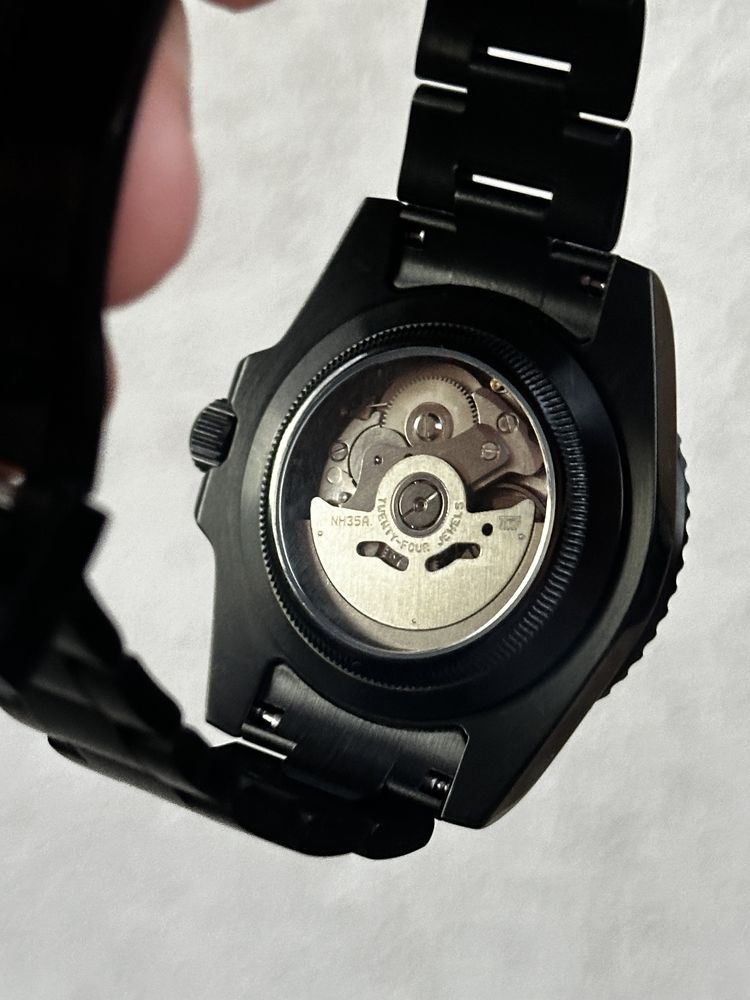 Seiko Mod Submariner Black-Red | NH35 | Automatic | Safir | 40mm