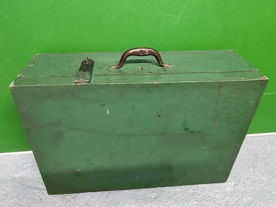 Vand valiza militara vintage stare buna