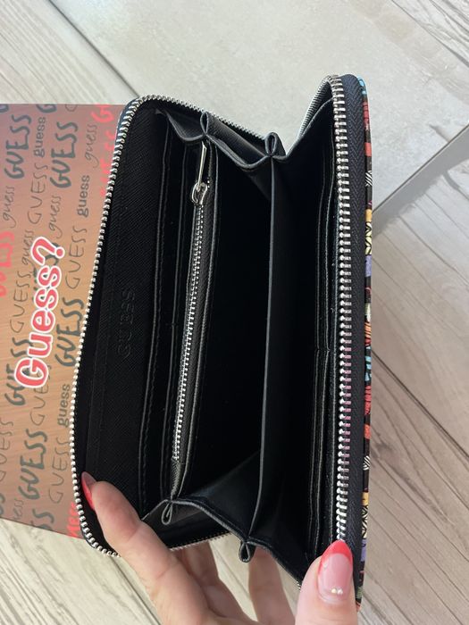 Нови портмонета Guess Miu Miu Celine