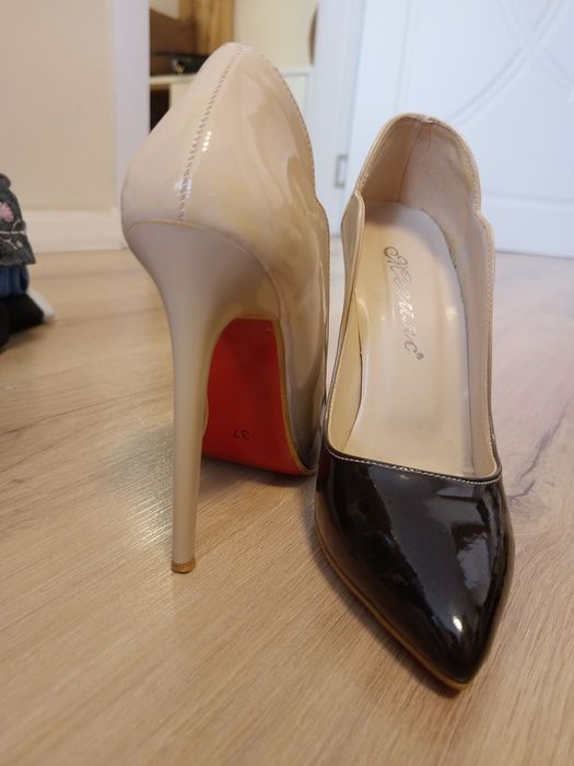 Комплект обувки и чанта