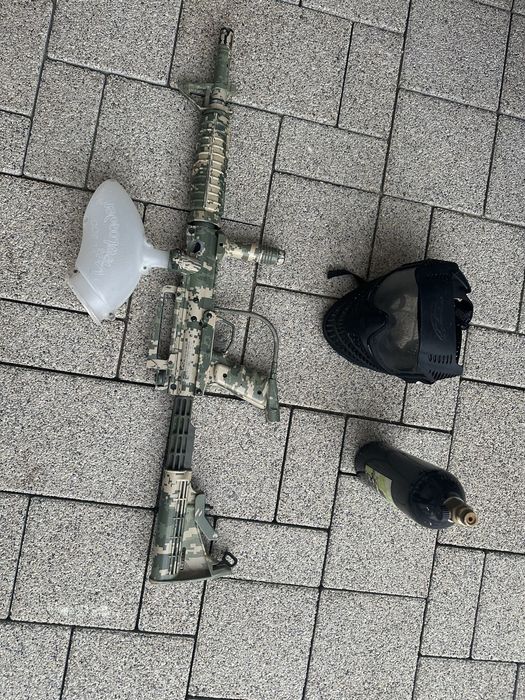 Vând marker paintball BT-4 Assault + mască + butelie + hopper