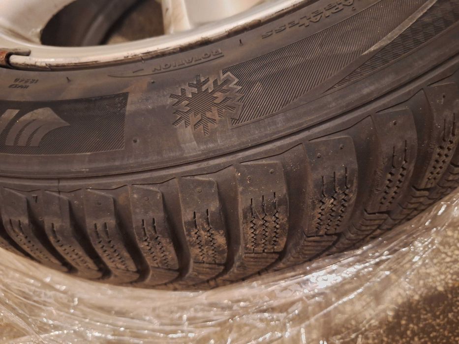 Jante mercedes C200cdi si anvelope de iarna 205/55R16 stare buna