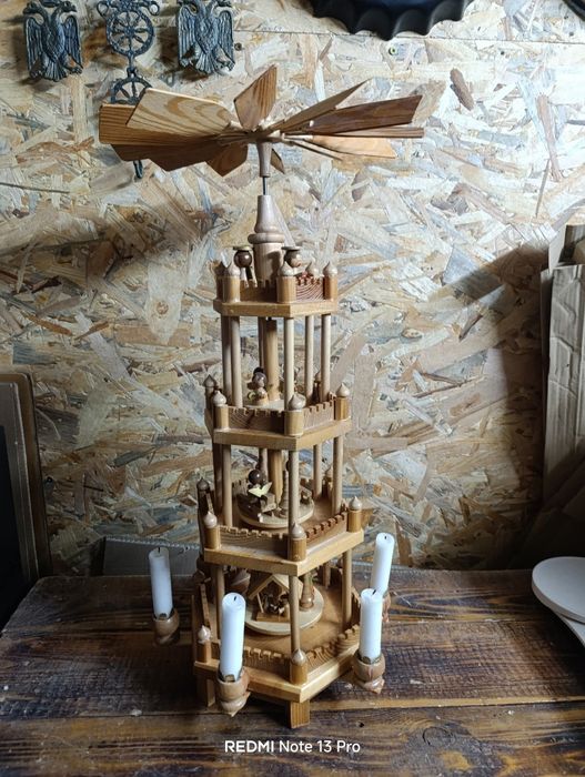 Дървена коледна въртележка