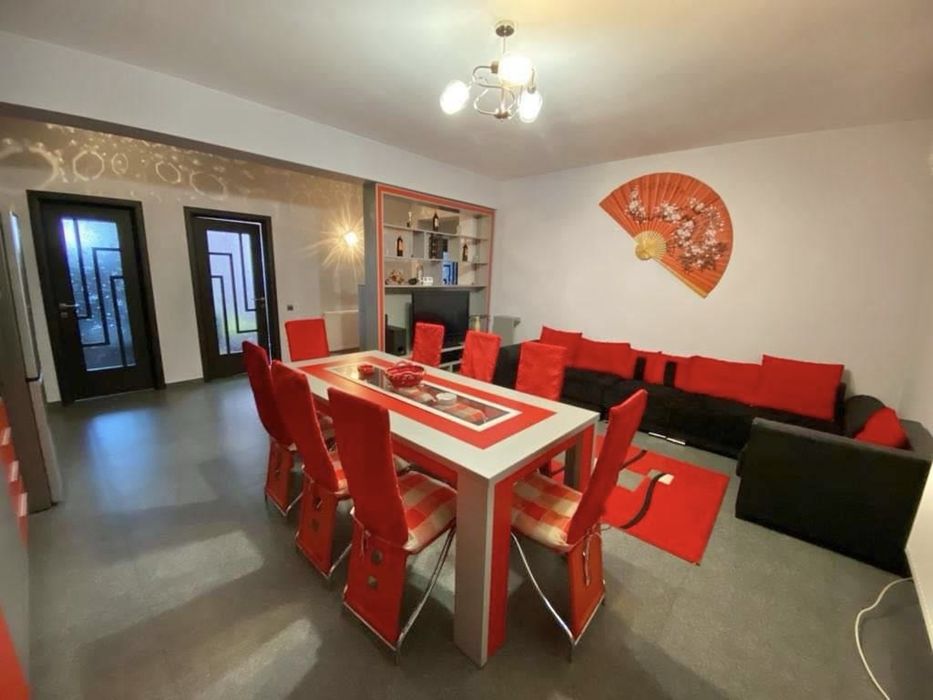 Vând apartament cu 3 dormitoare in blocurile Ferval vis-a-vis de Ford