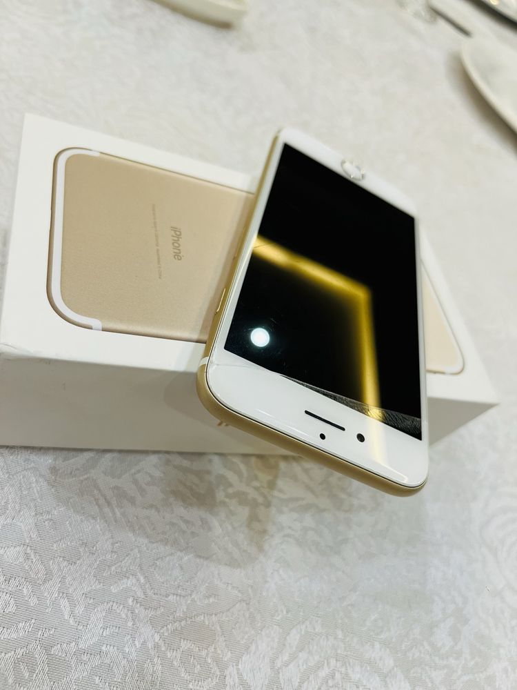 iPhone 7 Gold • 32 ГБ • С коробкой • Аккумулятор 80%