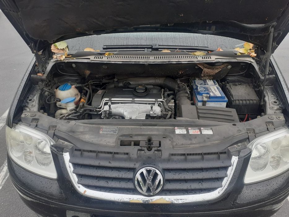 Vând vw touran 2.0