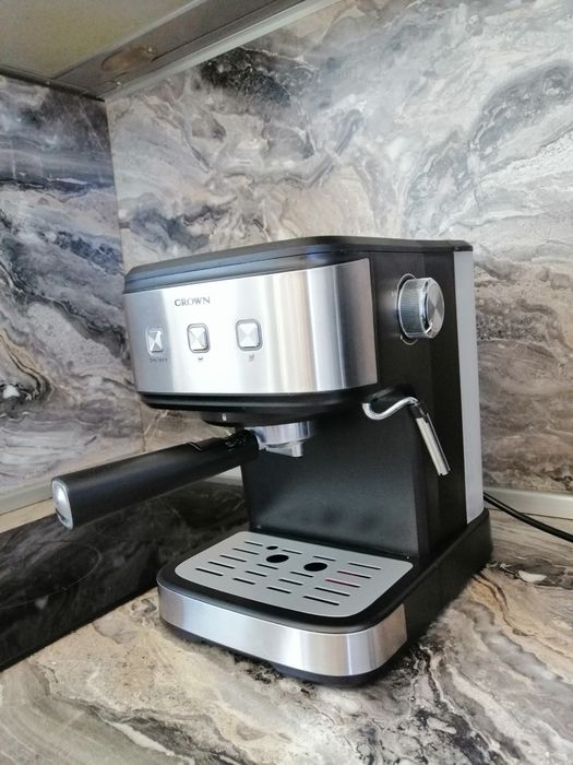 Кафе машина за еспресо CROWN