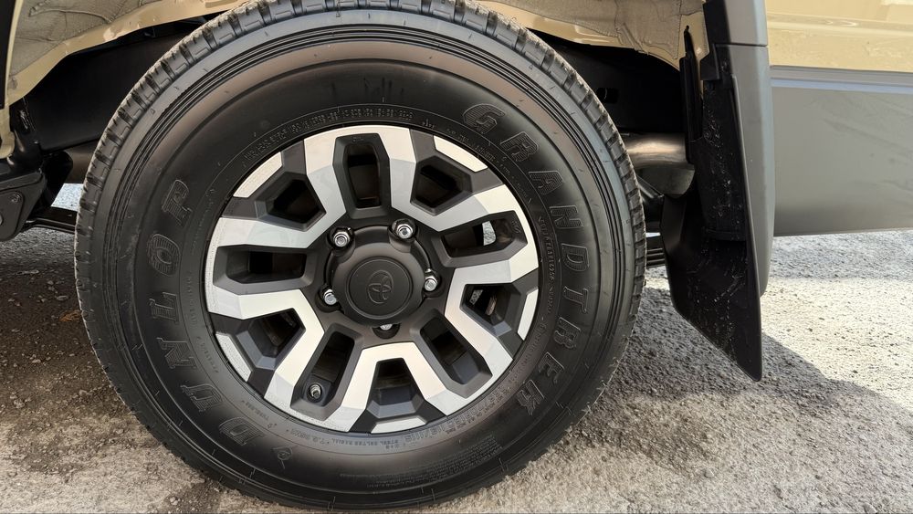 Шины DUNLOP 16R без пробега 25-й год DUNLOP