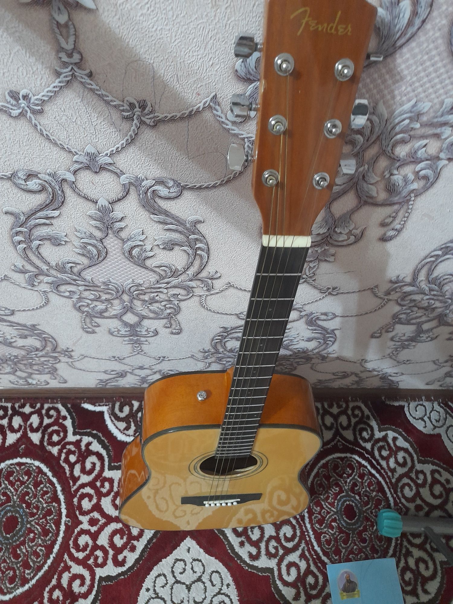 Guitara sotiladi holati zo'r fender cd 60 arginali tekshirib olasiz