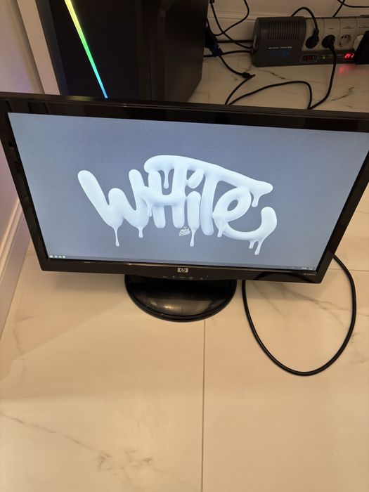 продам монитор hp
