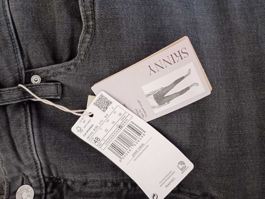 Нови дамски дънки MANGO, размер 48