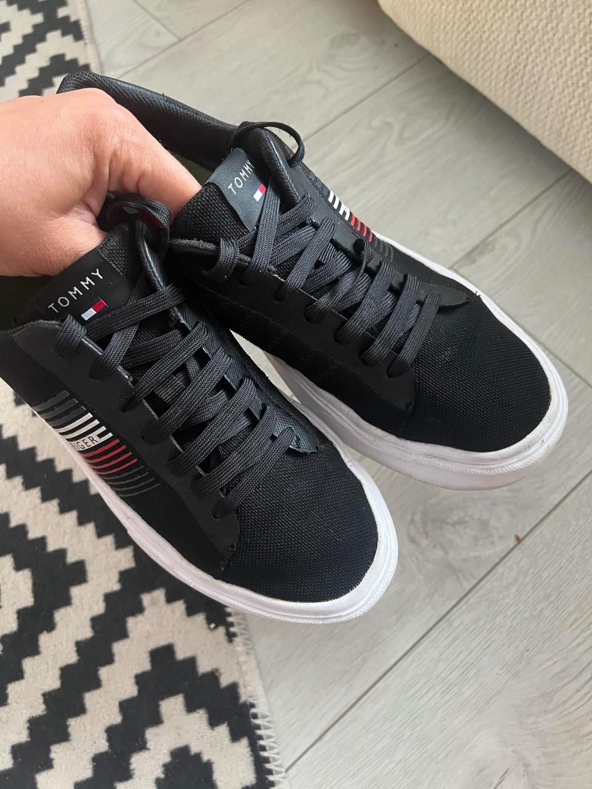 Tommy Hilfiger  Маратонки,Сникърси