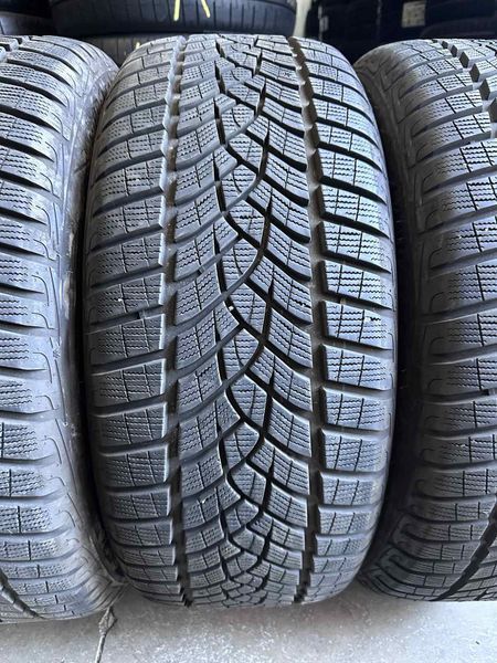255/45/20 GOODYEAR 4бр