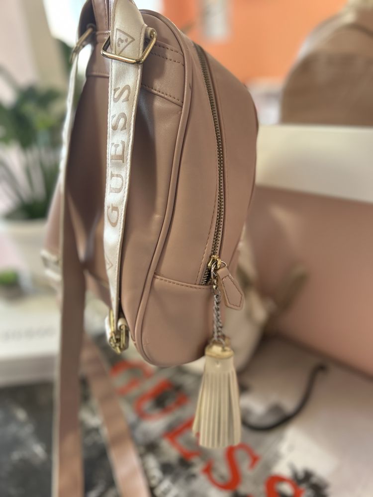 Раници Guess и Tommy hilfiger