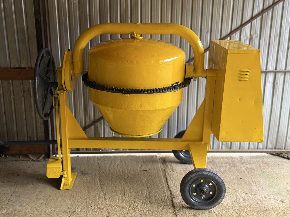 Vand 2 Betoniere 170L /250L Import Italia !