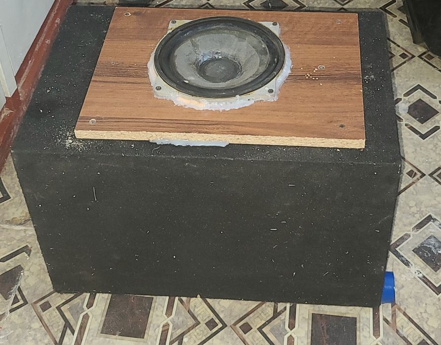 Продам сабвуфер 75W