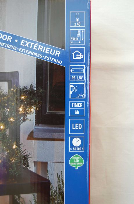 Коледна звезда от борови клонки и ЛЕД светлини