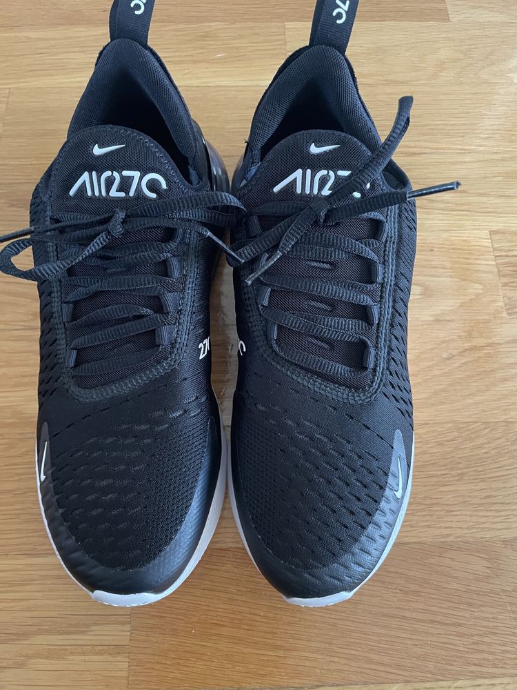 Adidasi Nike  air 270