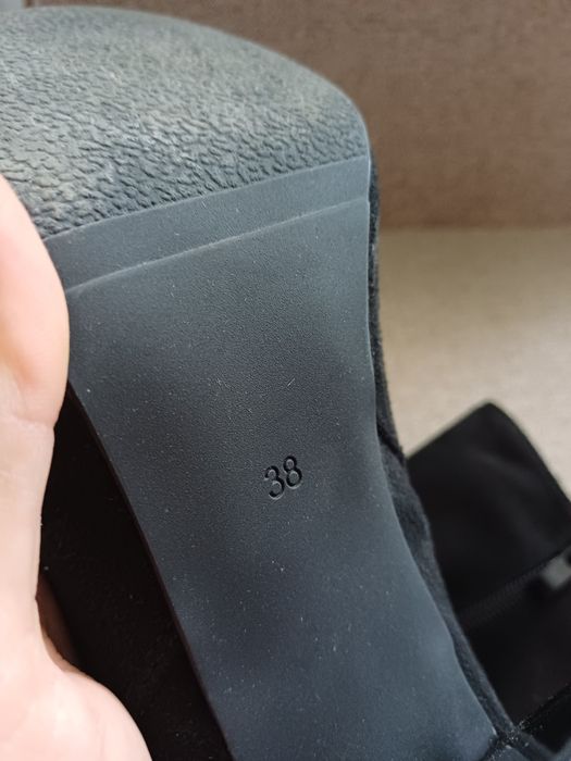 Дамски боти с ток