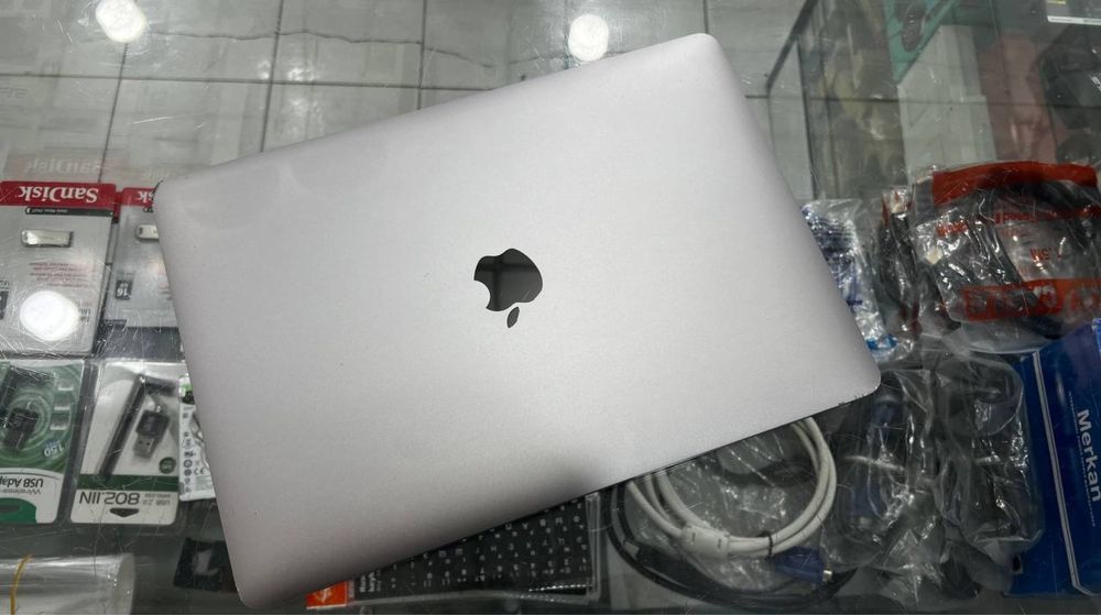 Macbook Pro 13.3 inch Retina Intel Core i5 SSD 256Gb ОЗУ 8GB TouchBar