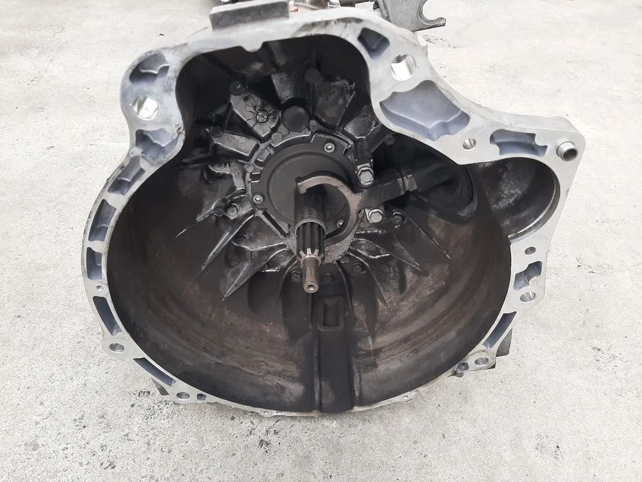 cutie viteze manuala 6+1 trepte  2.3 hpi iveco daily 6 basculabil  35-140  2019  8873771