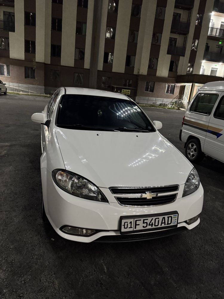 Gentra avtomat 2018 kraska toza 75000 km yurgan.
