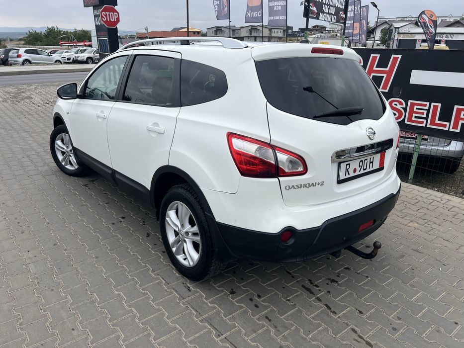 Nissan Quascai 7 locuri 4x4 din 2012  PANORAMIC Posibilitate RATE AV 0