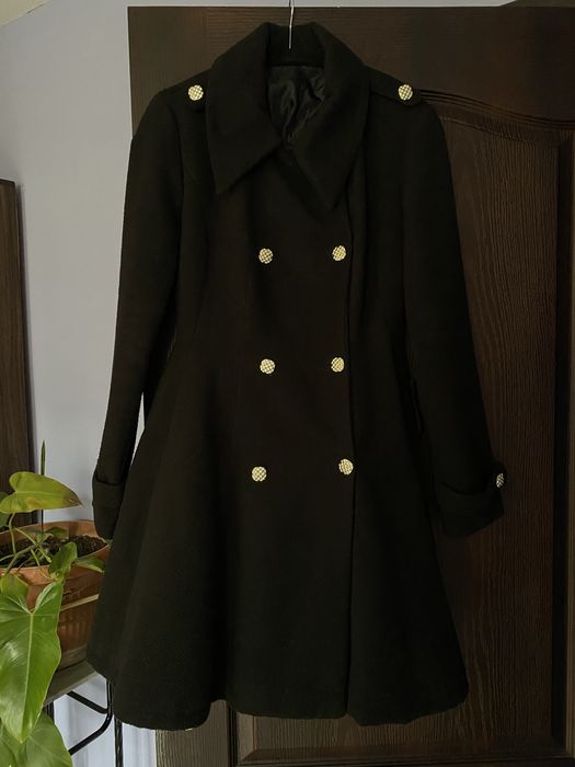Черно кокетно палто