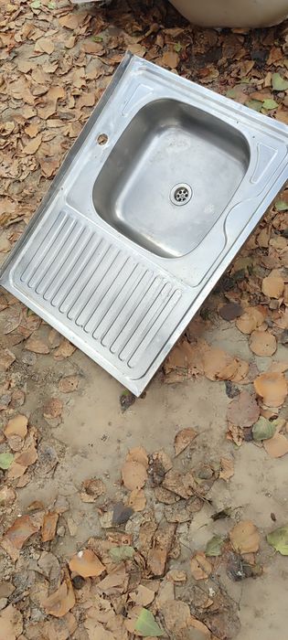 Ваная и железная раковина