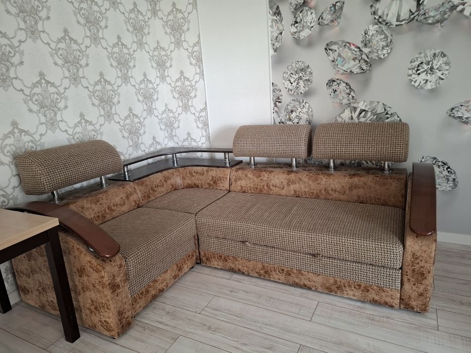 Продам диван в отличном состоянии, склалывантся