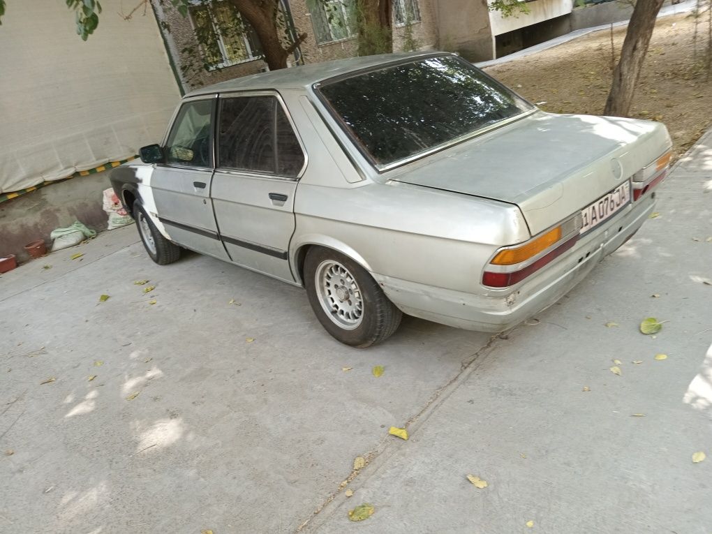 Продам бмв е 28 мотор м 30 б 30,