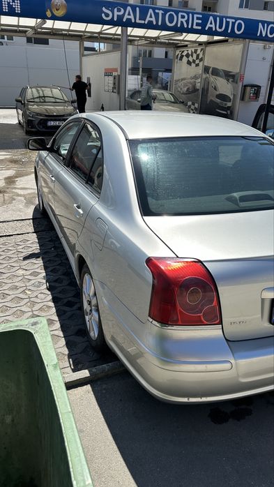 Toyota Avensis T25 Diesel 150 CP avariat