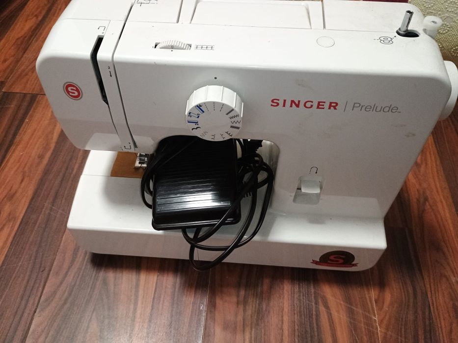 Mașină de cusut SINGER