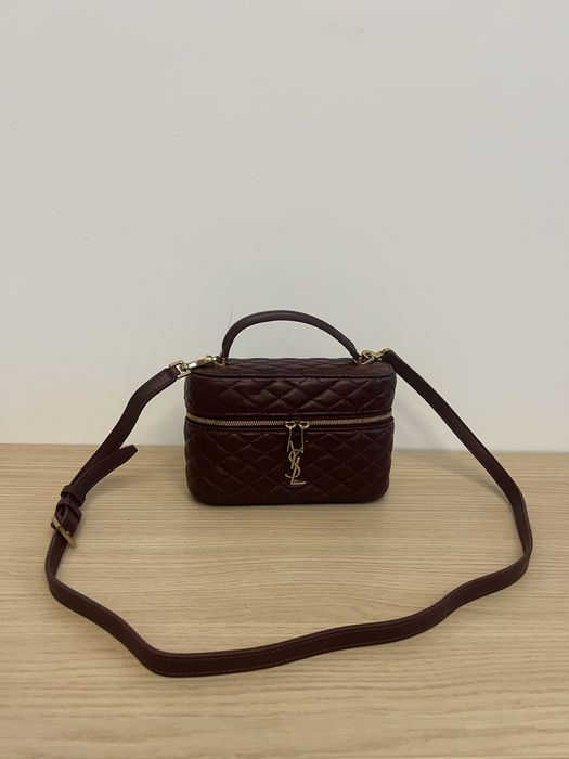 Чанта бордо на YSL vanity bag