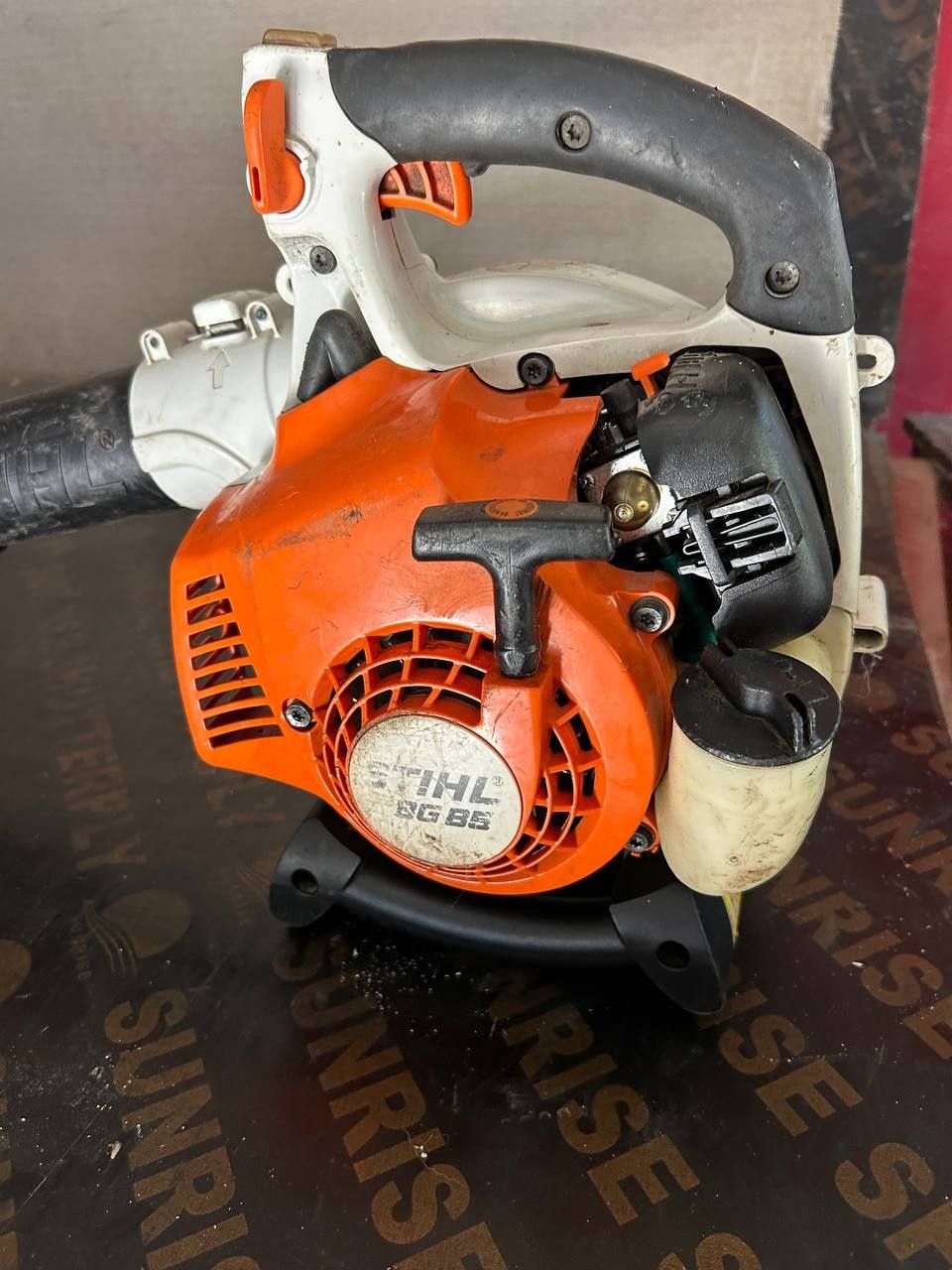 Бензинова духалка моторна метла Щил STIHL перфектно състояние